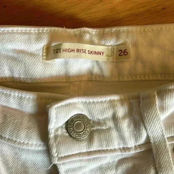 Bright white Levi jeans - Picture 3 of 5
